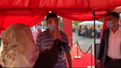 انتخابات الشيوخ.. إجراءات وقائية أمام لجان مدينتي (صور)