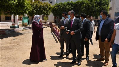 في أول أيام انتخابات مجلس الشيوخ 2020.. محافظ الفيوم يتفقد عدداً من اللجان الانتخابية (صور)  