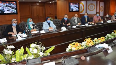 وزير الرياضة يلتقي ممثلي اللجان الشبابية بالأندية (صور)