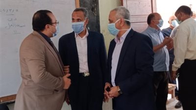 انتخابات الشيوخ ٢٠٢٠.. سكرتير بني سويف يتابع سير اللجان بمركز ناصر (صور)