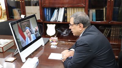  وزيرا القوى العاملة والبيئة يبحثان آليات دمج القطاع غير الرسمي فى منظومة المخلفات