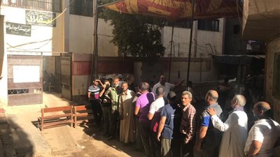 الطوابير تتصدر اليوم الثاني لانتخابات مجلس الشيوخ بالمنيا (صور)