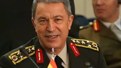 لا يكف عن التدخل في شئون الدول.. السجل الأسود لوزير الدفاع التركي