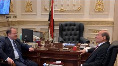 النائب العام يهنئ رئيس محكمة النقض عقب أدائه اليمين القانونية