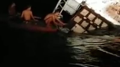 مواصلة البحث عن مفقودين في غرق معدية البحيرة  (فيديو)