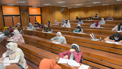 رئيس جامعة القاهرة: إجراء مناقشات رسائل الماجستير والدكتوراه بالكليات وسط إجراءات احترازية مشددة