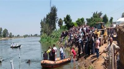 التفاصيل الكاملة لغرق معدية بالركاب في البحيرة