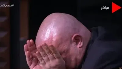 بكاء محلل سياسي لبناني على الهواء باستديو 