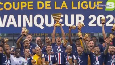 باريس سان جيرمان مهدد بالحرمان من نجم الفريق أمام لايبزج في دوري الأبطال 