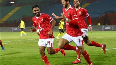 عاجل.. بيراميدز يخطط للتعاقد مع نجم الأهلي بعد رمضان صبحي