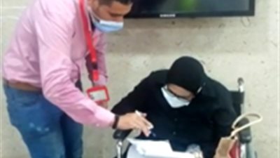 الجوازات تواصل تقديم التسهيلات لمرضى وذوي الاحتياجات الخاصة (صور)