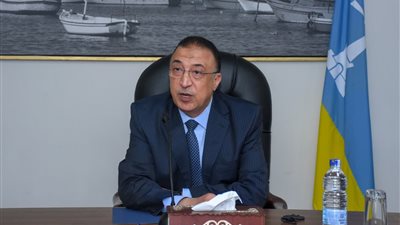 عقب انهيار عقاريين.. استخراج جثمان سيدة من تحت الأنقاض بالإسكندرية