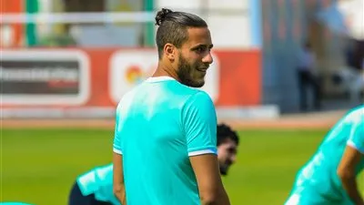 هيدرسفيلد يُفجر مفاجأة من العيار الثقيل بشأن عرض بيراميدز لضم رمضان صبحي