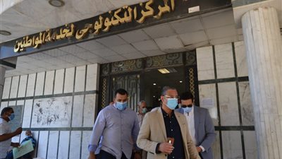 محافظ الفيوم يستمع لشكاوى المواطنين بشأن تخفيض أسعار التصالح