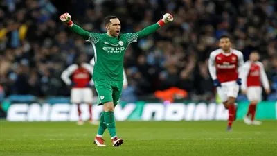 بعد رحيله.. ماذا قدم كلاوديو برافو في 4 مواسم مع مانشستر سيتي (أرقام)