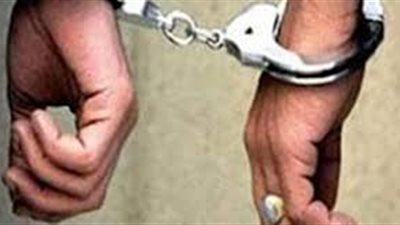 ضبط عاطلين بحوزتهم 7 فرش حشيش بالقناطر الخيرية 