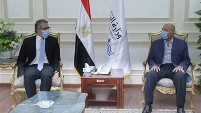 كامل الوزير يستعرض مساهمة قطاعات النقل المختلفة في تدعيم السياحة