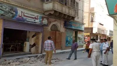 إخلاء منزل بعد انهيار جزئي دون خسائر بشرية ببني سويف (صور)