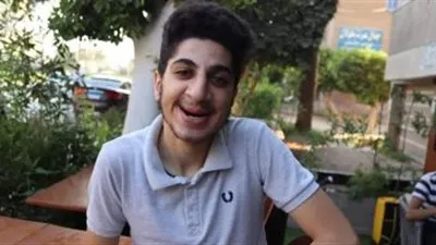 بعد رفضه الكلية له بسبب 