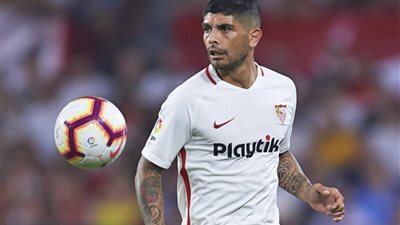 نجم إشبيلية يسخر من كونتي