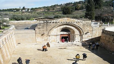 بمناسبة عيد صعودها.. تعرف على قبر 