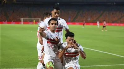 قمة الزمالك والأهلي في الشوط الأول بيضاء بهدف 