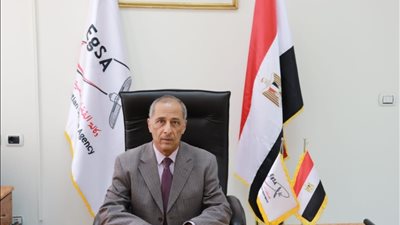 السيسي يجدد الثقة في الرئيس التنفيذي لوكالة الفضاء المصرية