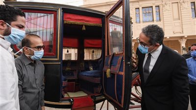 شاهد متحف المركبات الملكية قبل الافتتاح وتعرف على موعد الافتتاح (فيديو)