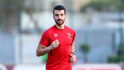 صفقة دفاعية على طاولة الأهلي لتعويض إصابة متولي