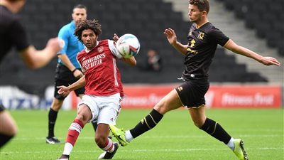 محمد النني ينهي استعدادته مع أرسنال لمواجهة ليفربول 