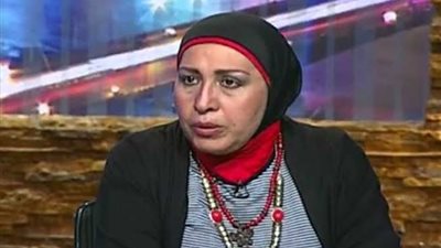 زوجة الشهيد عادل رجائي توجه رسالة للسيسي بعد القبض على محمود عزت (فيديو) 