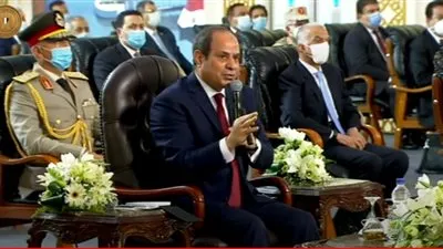 السيسي: نعيش مرحلة انتقالية للسيطرة على البناء المخالف