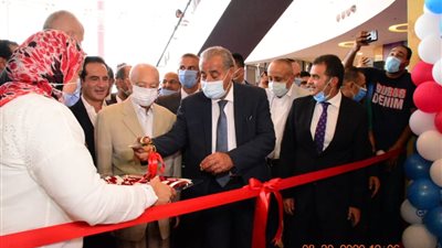 وزير التموين يفتتح هايبر ماركت جديد باستثمارات 650 مليون جنيه