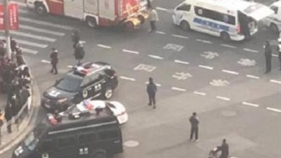 سيارة تصدم عدد من المواطنين بالجبل الأسود وسقوط جرحى