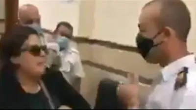 الكفالة والحبس.. عقوبات تواجه سيدات تعدين على الضباط أثناء عملهم