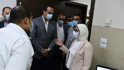 وزيرة الصحة توجه باستحداث وحدة قسطرة مخية داخل مستشفى أرمنت بالأقصر