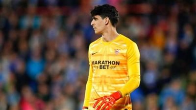 إشبيلية يقطع الطريق على كبار أوروبا ويجدد عقد 