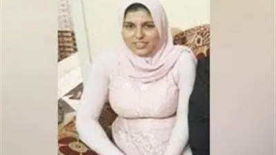 من بيع الأحذية للطب.. الطالبة آية حسين تروي قصة نجاحها (فيديو)