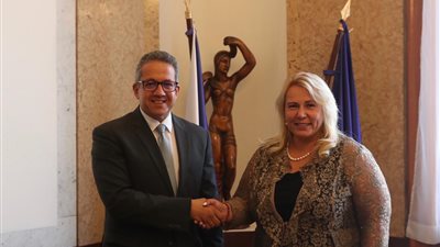 وزير السياحة يلتقى وزيرة التنمية بالتشيك لبحث استئناف الرحلات