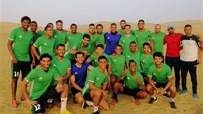 تعادل الإعلاميين مع الدخان وديًا