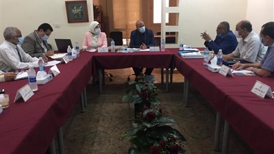 تطوير التعليم: منحة دراسية كاملة للطلاب العشرة الأوائل بالمجمعات التكنولوجية 