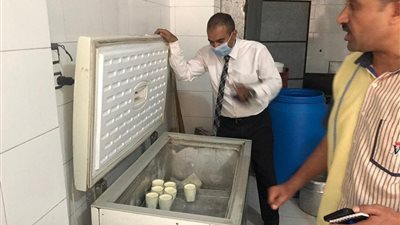 ضبط معمل ألبان غير مرخص خلال حملة لإزالة عقار مخالف بالمنيا