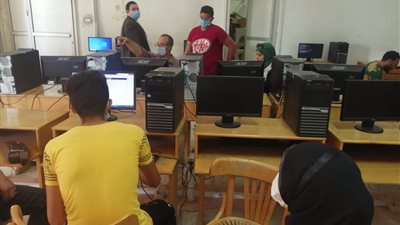 توافد 252 طالبًا على معامل التنسيق الإلكتروني بجامعة حلوان
