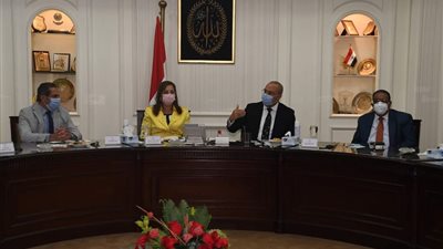 وزيرا الإسكان والتخطيط يبحثان استغلال مجمع التحرير وأرض الحزب الوطني