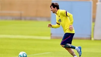 ميسي يعود لتدريبات برشلونة غدا