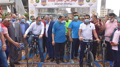 وزير الرياضة ومحافظ الشرقية يشاركان في ماراثون دراجات (صور) 
