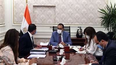 رئيس الوزراء: الدولة تولي اهتماما خاصا بالصعيد