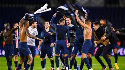 باريس سان جيرمان يُعلن تعاقده مع حارس إشبيلية لمدة 4 مواسم