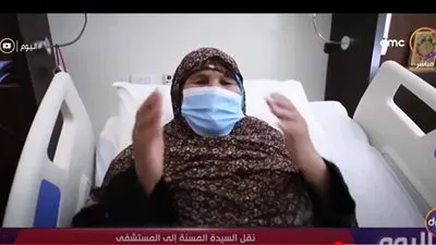 شاهد.. السيدة بختية توجه الشكر للرئيس السيسي بعد نقلها إلى المستشفى (فيديو)