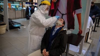 أبرز العلامات التي تدل على الإصابة بكورونا.. اعرفها